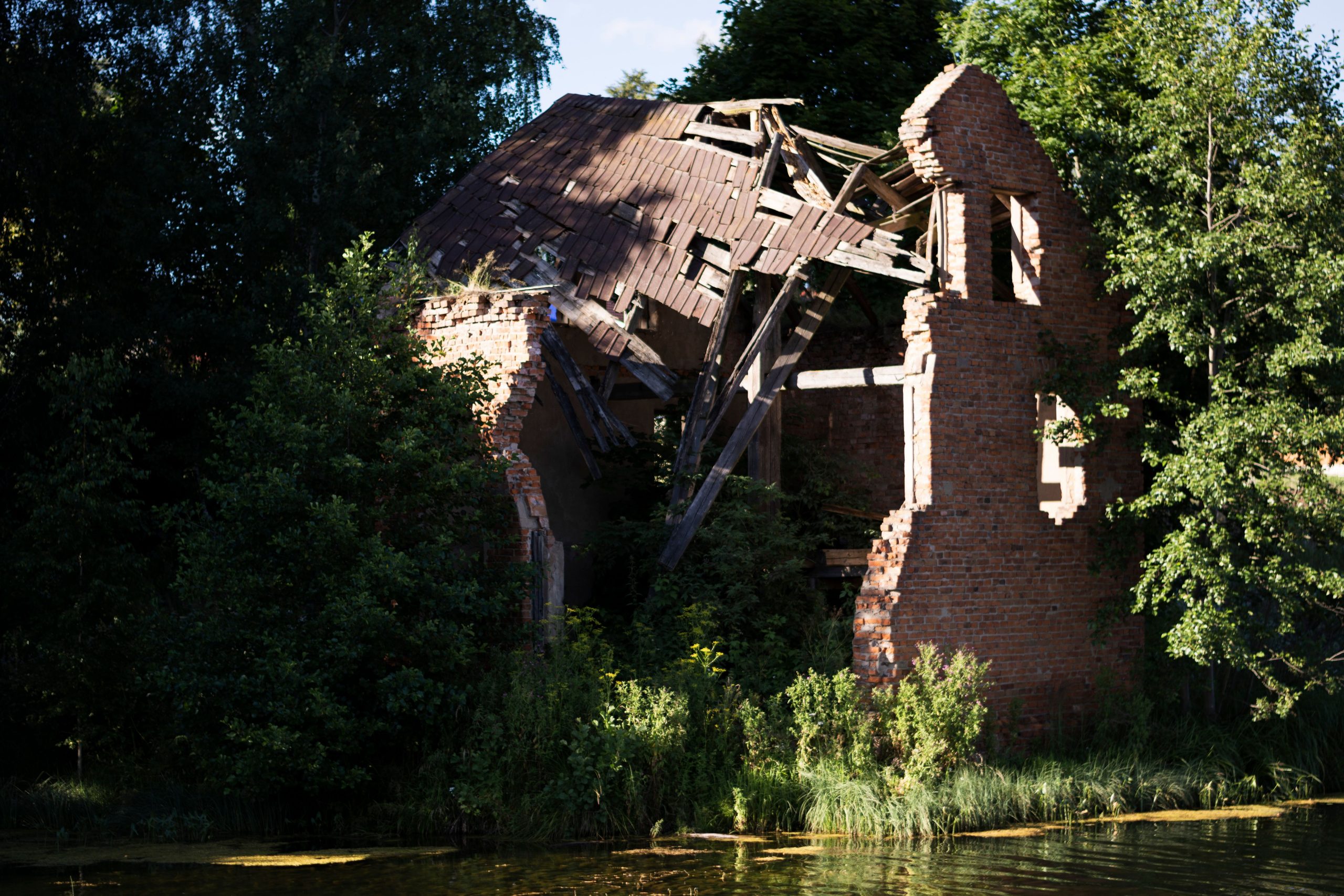Maison affaissée : causes et solutions