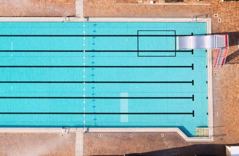 Combien de javel par m3 faut-il vraiment mettre dans ta piscine ?