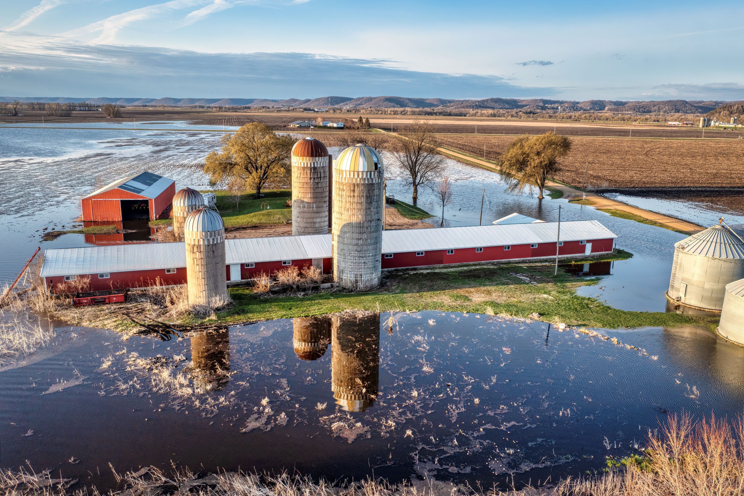 Ferme inondée vue aérienne