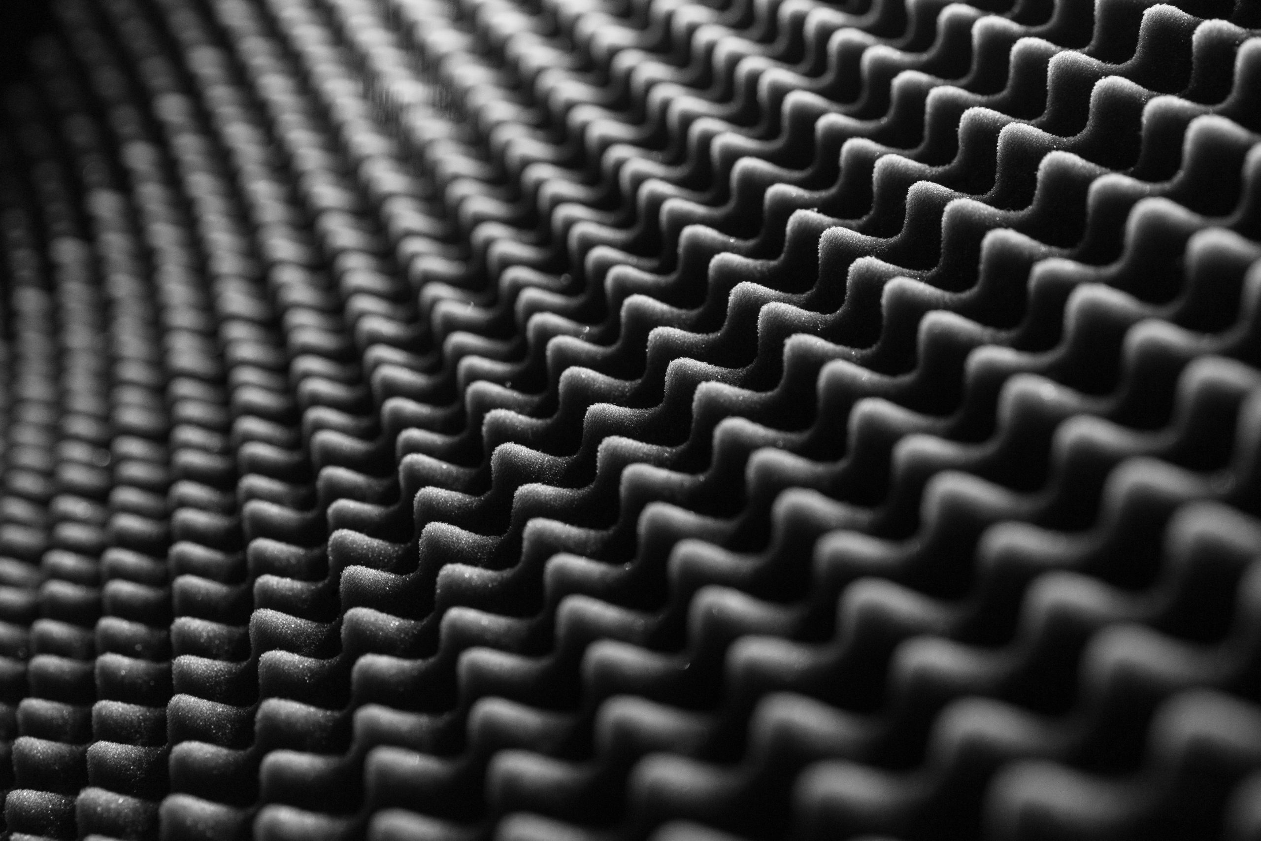 Mousse isolante texturée noire et blanche détaillée