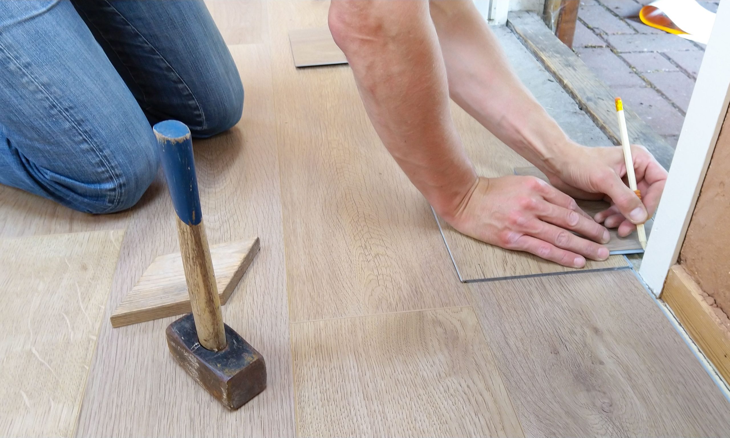 Mesure précise des lames parquet avant pose