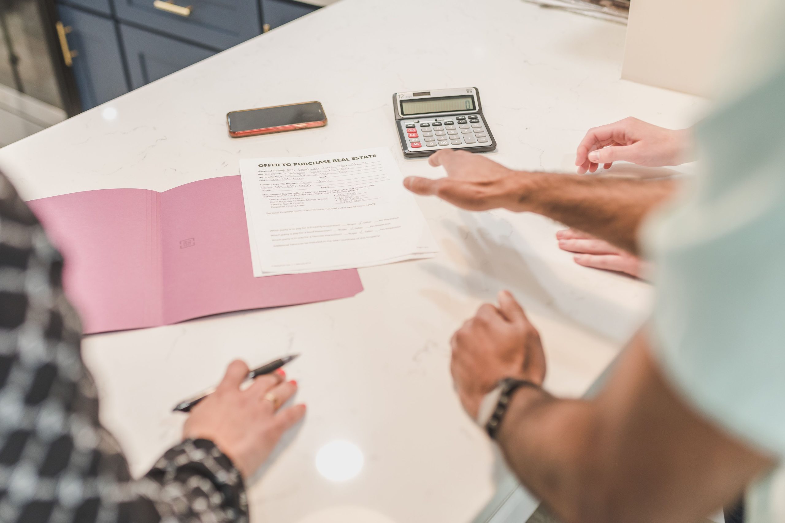 Révision de documents immobiliers à un bureau